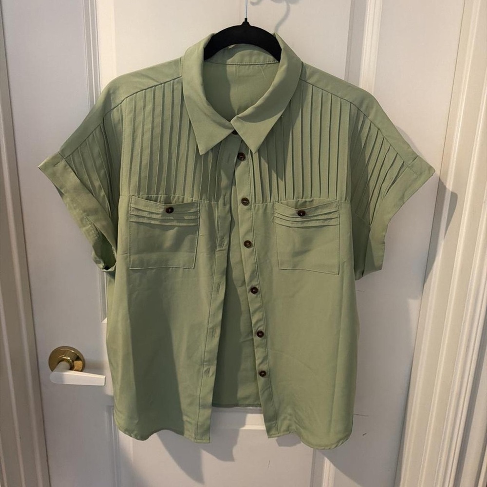 Pleated Front Short-Sleeve Blouse in Light Green